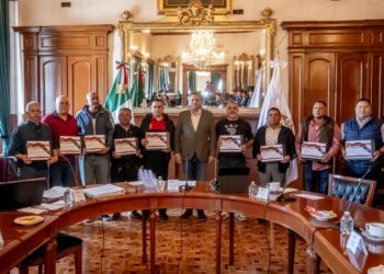 Hace justicia Ricardo Moreno a policías jubilados que esperaron años su finiquito