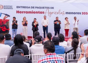 Fortalece Ricardo Moreno a productores toluqueños con entrega de 200 kits de herramientas agrícolas
