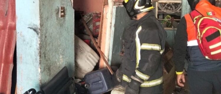 Explosión por acumulación de gas deja dos adultos mayores lesionados en Iztapalapa