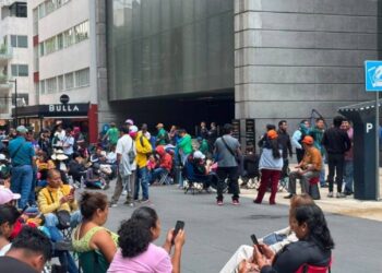 CNTE toma instalaciones de las Afore en CDMX tras diálogo fallido con Gobernación
