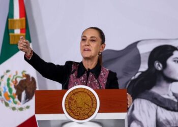 “Yo recibo a muchas madres buscadoras, pero no lo hago mediático”, asegura Sheinbaum tras críticas por la visita del pato Merlín