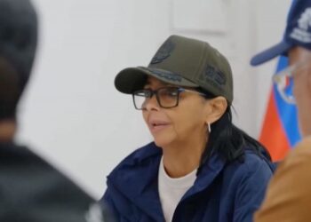 Delcy Rodríguez asegura que es prioridad rescatar a las personas atrapadas en los escombros tras terremotos en Venezuela