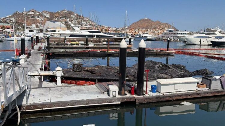 Abren investigación por el incendio de embarcaciones en Cabo San Lucas y el hallazgo de un cuerpo