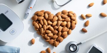 Nueva investigación muestra cómo comer almendras en lugar de botanas mejora la alimentación