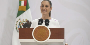 Presidenta anuncia inversión histórica de 190 mil mdp en Veracruz para recuperación de la petroquímica, obras carreteras, de agua y salud