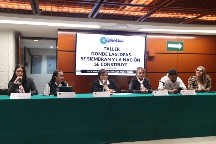Inaugura Laura Hernández el taller “Donde las ideas se siembran y la nación se construye