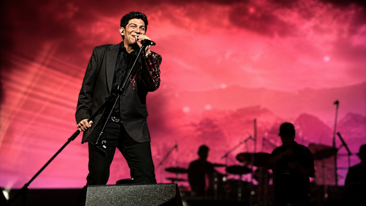 Elías Medina confirma su grandeza con una noche inolvidable en el Teatro Metropólitan