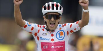 Isaac del Toro acaricia el podio del Tour de Francia 2026 tras superar la etapa reina