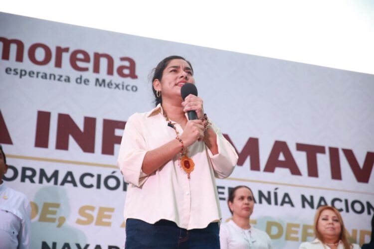 Miles asisten a asamblea encabezada por Elizabeth López Blanco en Nayarit