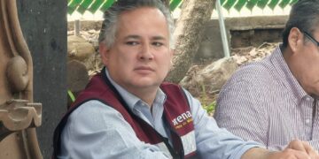 Responde Sheinbaum con ironía a activismo político de Cabeza de Vaca
