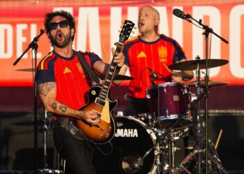 Cibeles vibra con Viva Suecia en la celebración de los campeones