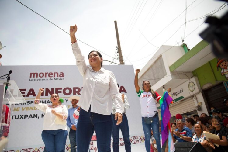 Elizabeth López Blanco exhibe músculo en interna de Morena por Nayarit