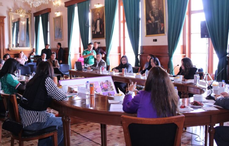 Fortalece Ricardo Moreno atención integral para las mujeres de Toluca