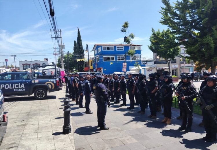Despliega Toluca 100 policías en operativo simultáneo en seis demarcaciones