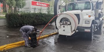 Atiende Toluca encharcamientos por lluvias con despliegue operativo