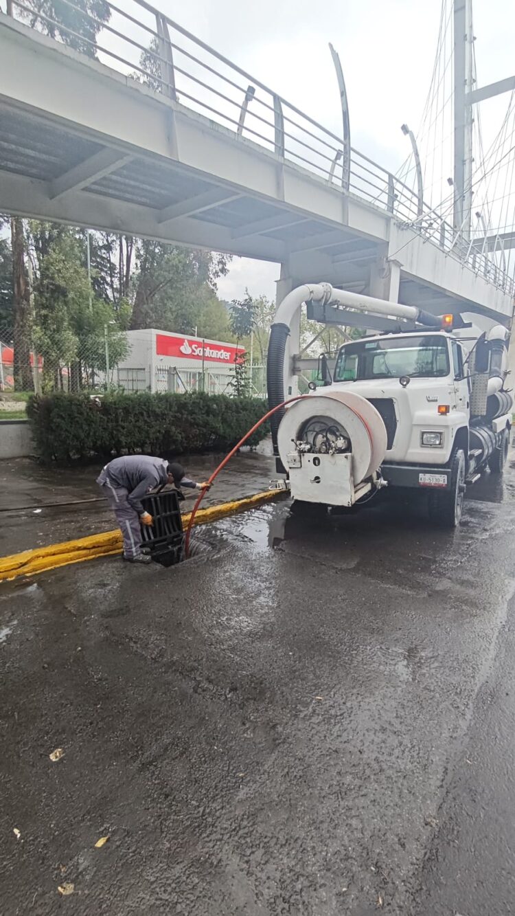 Atiende Toluca encharcamientos por lluvias con despliegue operativo