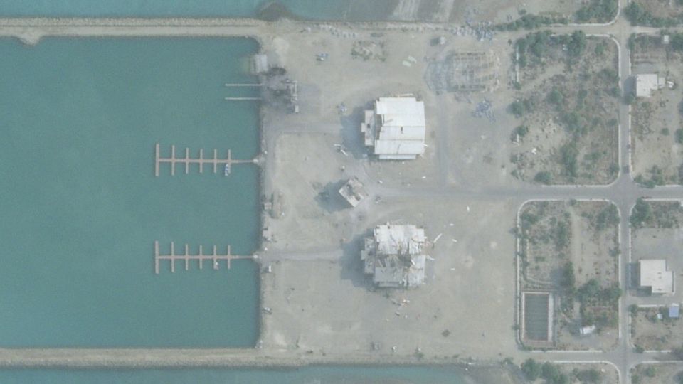 Al menos 11 lesionados tras incendio en una nave industrial en Grecia