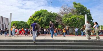 Sheinbaum descarta daños tras sismo de 7.4 en Chiapas; recomienda no acercarse a las playas
