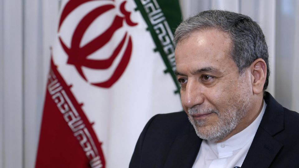 Irán acusa a EU de mantener un enfoque “irracional y autoritario” que frena un acuerdo