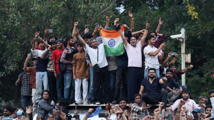 India endurece la batalla contra el fraude académico: propone hasta 10 años de cárcel por filtrar exámenes universitarios