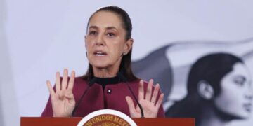 Sheinbaum niega acusación de Milei y marca distancia: “No acostumbramos meternos con otros países”