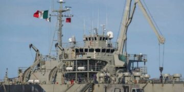 Caso del «huachicol» fiscal da un giro: FGR cita a siete marinos a declarar