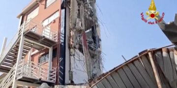 El derrumbe de un edificio ocasiona un muerto y cinco desaparecidos en el sur de Italia