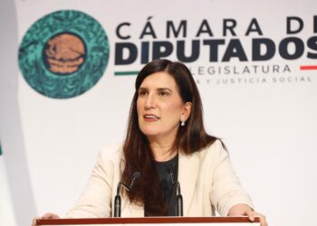 Kenia López llama a defender la libertad de expresión participando en consulta sobre audiencias