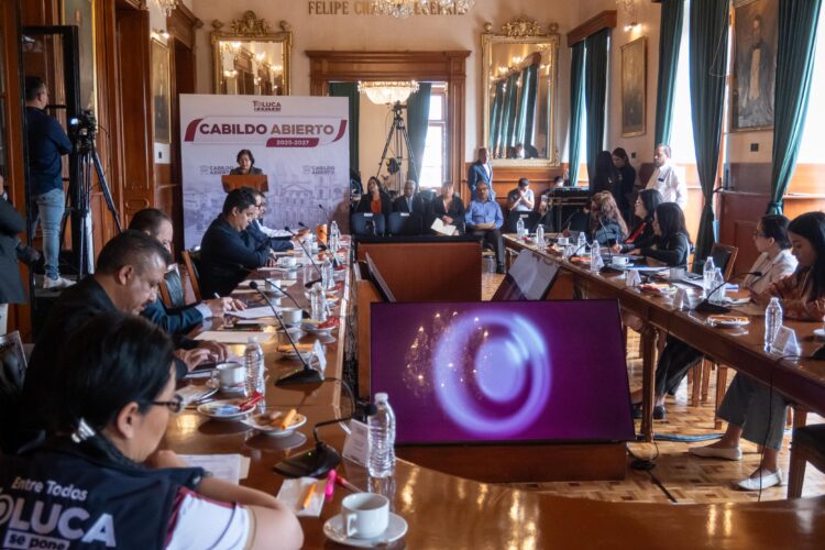 Escucha y atiende Cabildo Abierto de Toluca necesidades de la población