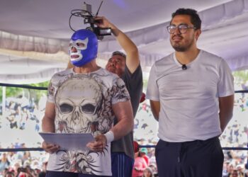 Cuautepec recibe a Blue Demon Jr. en emotivo homenaje impulsado por Emiliano Álvarez