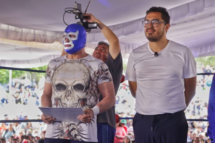 Cuautepec recibe a Blue Demon Jr. en emotivo homenaje impulsado por Emiliano Álvarez