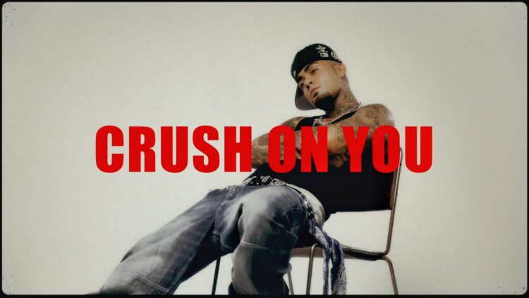 EL MENSAJE QUE NUNCA LLEGÓ: NICK BOLT CONVIERTE UN CRUSH EN “CRUSH ON YOU”