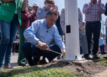 Acelera Ricardo Moreno el paso para reducir rezago en alumbrado