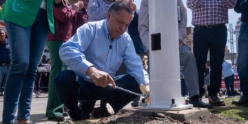 Acelera Ricardo Moreno el paso para reducir rezago en alumbrado