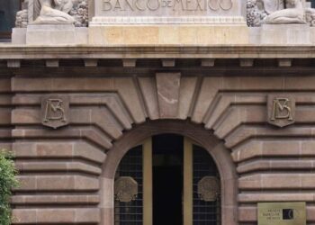 Eleva Banxico a 1.5% el pronóstico de crecimiento para 2026, pero ve riesgos por incertidumbre del T-MEC