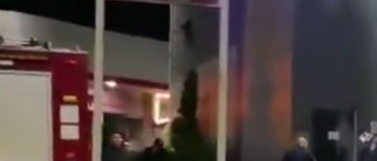 Atropella unidad de bomberos a un adulto mayor y lo mata en gasolinera de Chimalcoyoc, Tlalpan