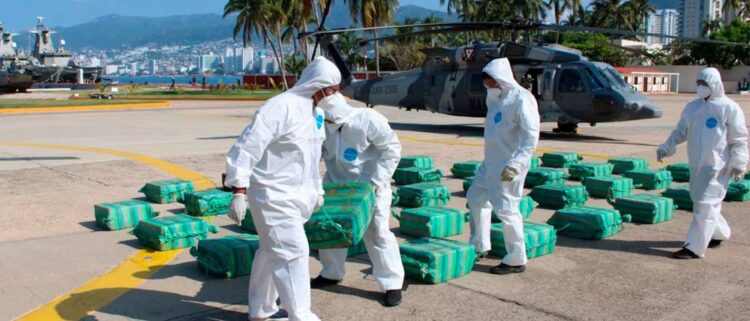Semar asegura más de 1.6 toneladas de cocaína en costas de Michoacán