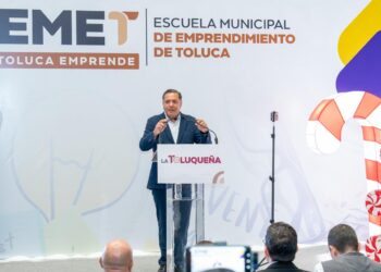 Impulsa Ricardo Moreno a pequeños y medianos emprendedores con la EMET