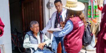 Acerca Presidenta del DIF Toluca, Rocío Pegueros servicios de salud a San Diego de los Padres Cuexcontitlán