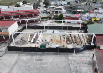 Protege Ricardo Moreno a cerca de 8 mil alumnos de Toluca con 10 nuevas techumbres escolares