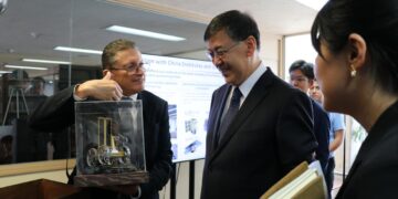 China pone la mirada en Colmena-2: Ministro de Ciencia y Tecnología conoce el proyecto lunar mexicano