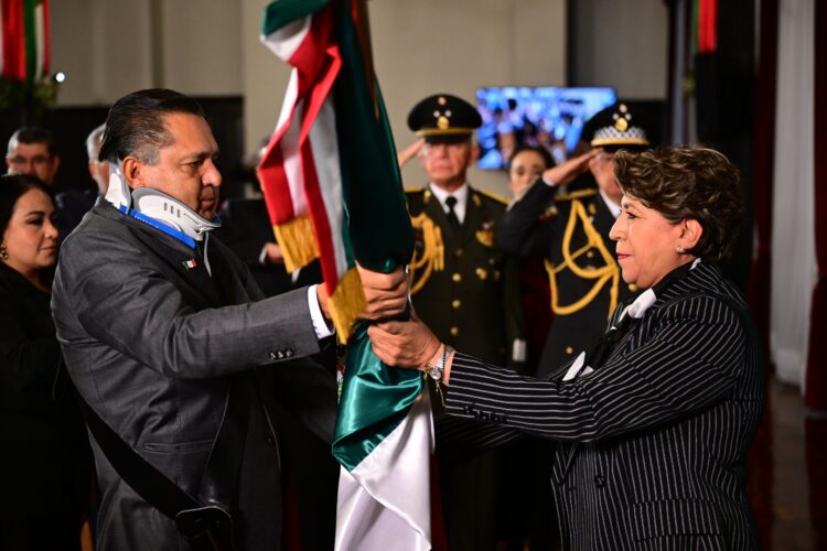 Acompaña Ricardo Moreno a la Gobernadora Delfina Gómez en el Grito de Independencia
