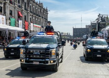 Refrenda Ricardo Moreno el compromiso de la capital mexiquense con el orden y la disciplina en Desfile Cívico-Militar