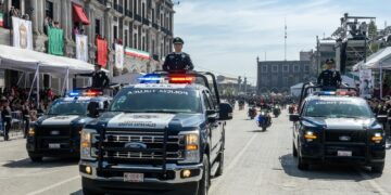 Refrenda Ricardo Moreno el compromiso de la capital mexiquense con el orden y la disciplina en Desfile Cívico-Militar