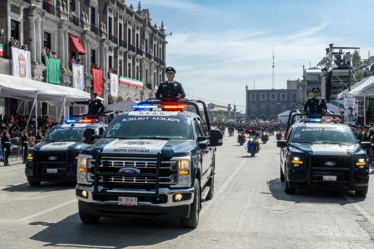 Refrenda Ricardo Moreno el compromiso de la capital mexiquense con el orden y la disciplina en Desfile Cívico-Militar