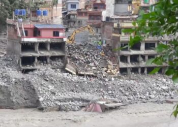 Nepal declara un día de luto tras la riada que dejó al menos mil 380 personas fallecidas y 5 mil 500 desaparecidas