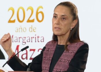 Sheinbaum niega abucheos en su contra durante evento en Colima y afirma que gritos de «fuera» eran para manifestantes