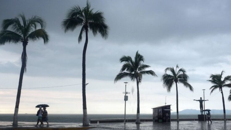 Nueva amenaza en el Pacífico: se forma la depresión tropical «Dieciocho-E» frente a las costas de México