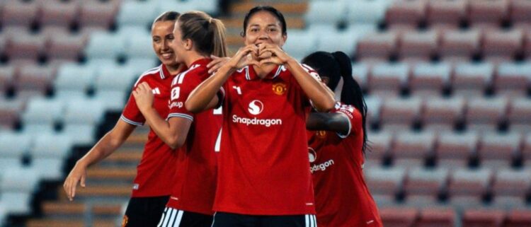 Rebeca Bernal firma doblete con el Manchester United en la Women’s League Cup