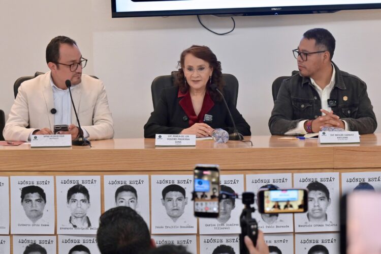 Presentan en la Cámara de Diputados el libro “Ayotzinapa: Verdades incómodas”, escrito por el diputado Manuel Vázquez